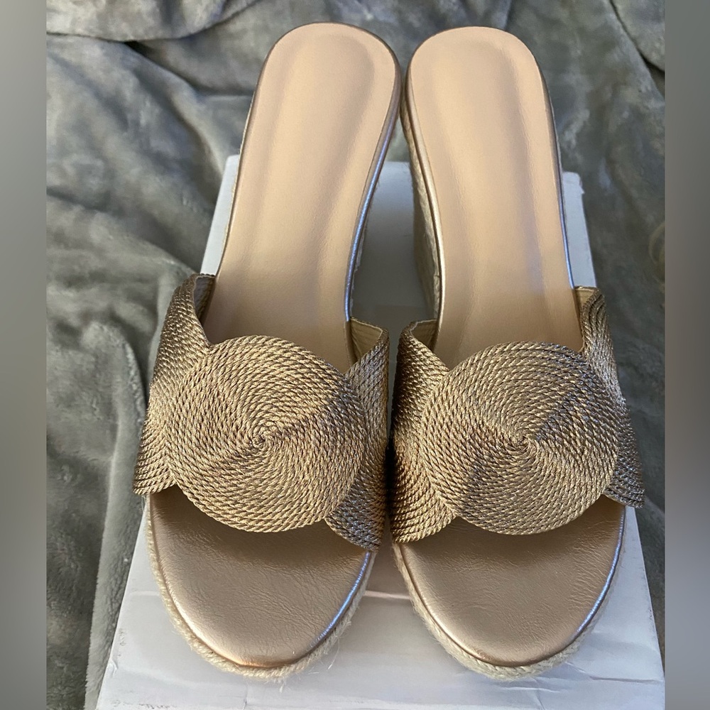 Brand-New Gold Disc Weave Wedges ~ Women’s Sz. 9 / 40